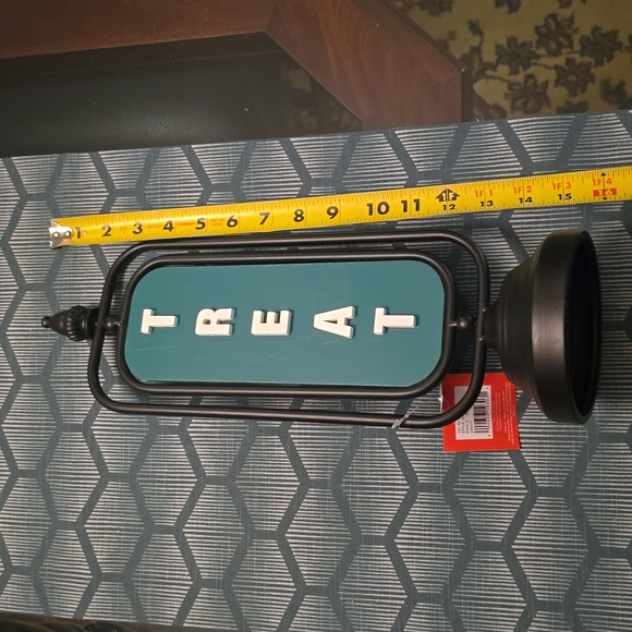 GREEN AND BLACK HALLOWEEN DECOR TRICK OR TREAT - Picture 8 of 13